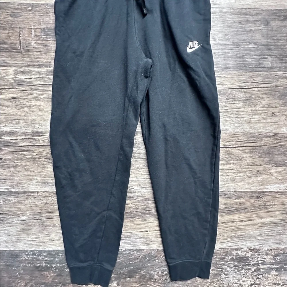 Nike Black Joggers with Tapered Fit and Drawstring Waist - Picture 1 of 7